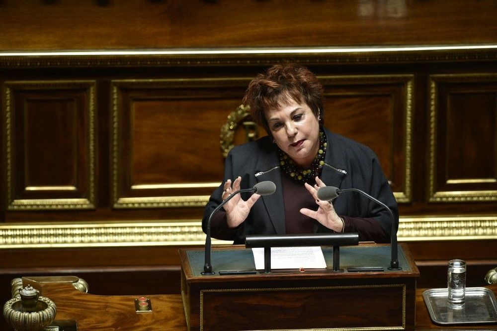 Deux pistes pour la reconversion d'Esther Benbassa 