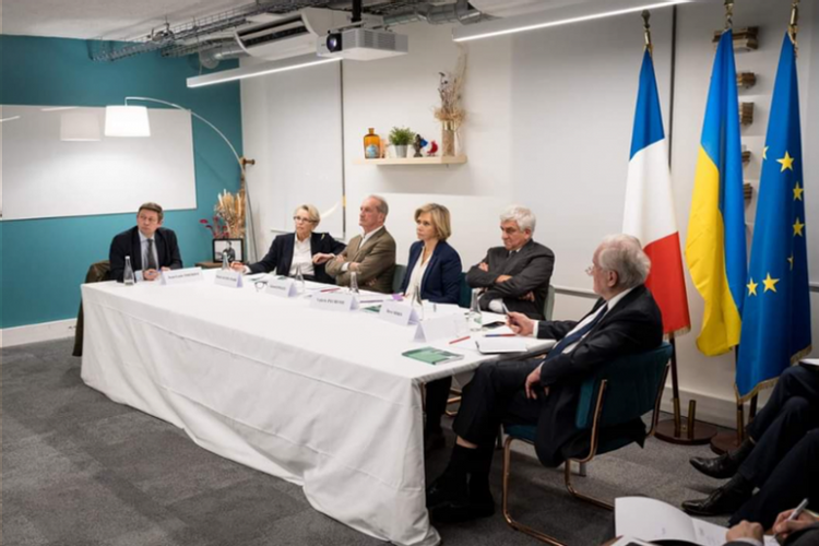 https://atlantico-media.s3.eu-west-3.amazonaws.com/medium_1493572_conseil_strategique_et_de_defense_de_valerie_pecresse_lundi_28_fevrier_2022_2b7b062a23.png